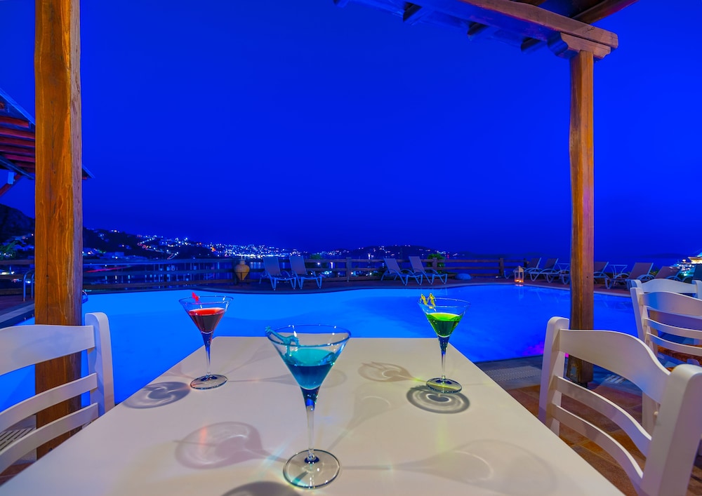 Paradision Hotel — Restaurant & bars in Tourlos, South Aegean