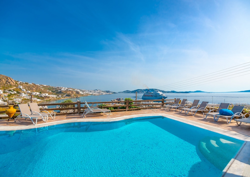 Paradision Hotel — Swimming pool in Tourlos, South Aegean