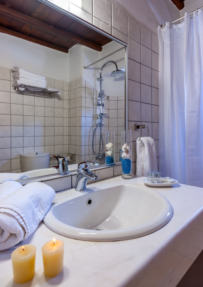 Paradision Hotel — Hotel rooms in Tourlos, South Aegean