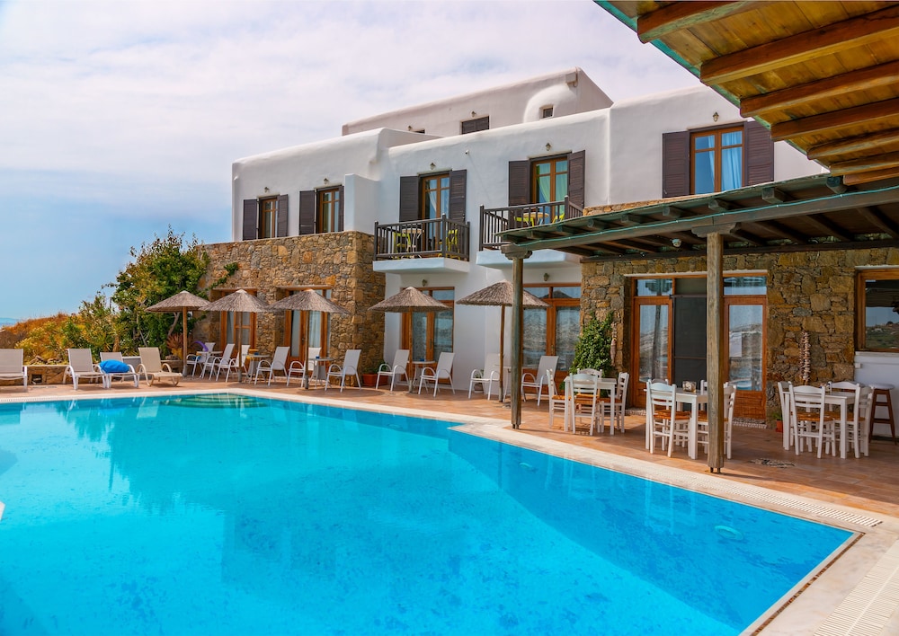 Paradision Hotel — Swimming pool in Tourlos, South Aegean