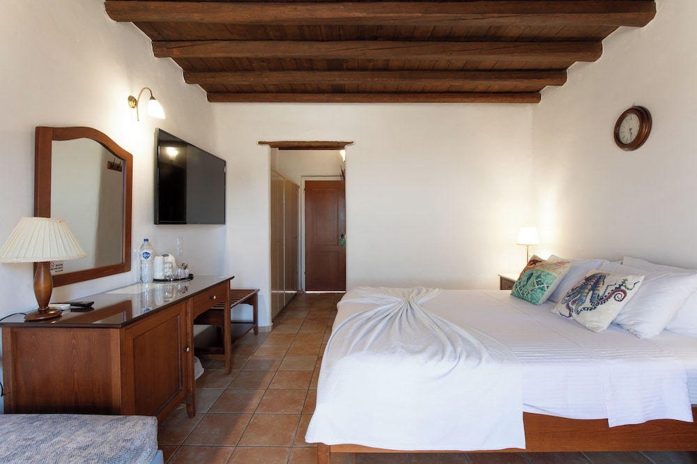 Paradision Hotel — Hotel rooms in Tourlos, South Aegean