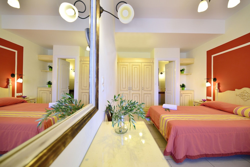 Hotel Pelican — Hotel rooms in Mykonos Town, South Aegean
