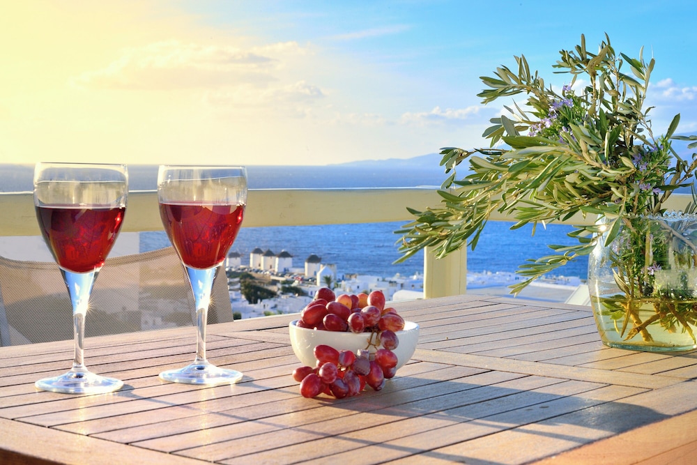 Hotel Pelican — Restaurant & bars in Mykonos Town, South Aegean