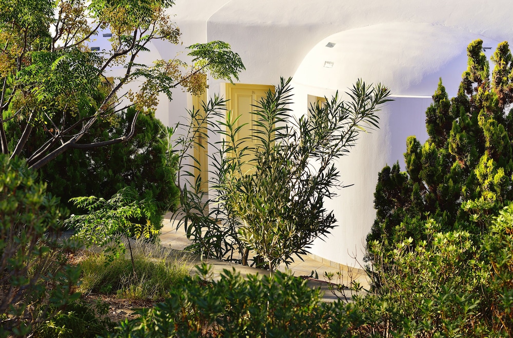Hotel Pelican — Hotel building in Mykonos Town, South Aegean
