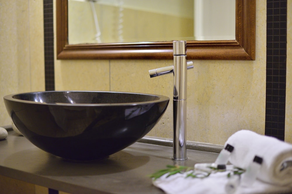 Hotel Pelican — Hotel rooms in Mykonos Town, South Aegean