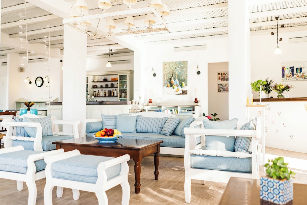 Hotel Pelican — Hotel rooms in Mykonos Town, South Aegean