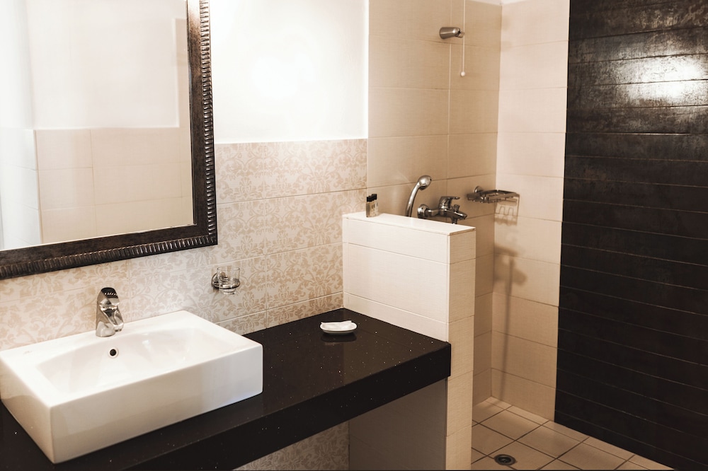 Hotel Pelican — Hotel rooms in Mykonos Town, South Aegean