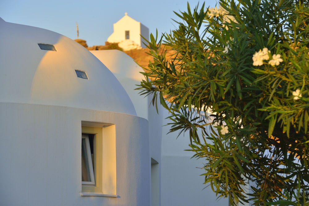 Hotel Pelican — Hotel building in Mykonos Town, South Aegean