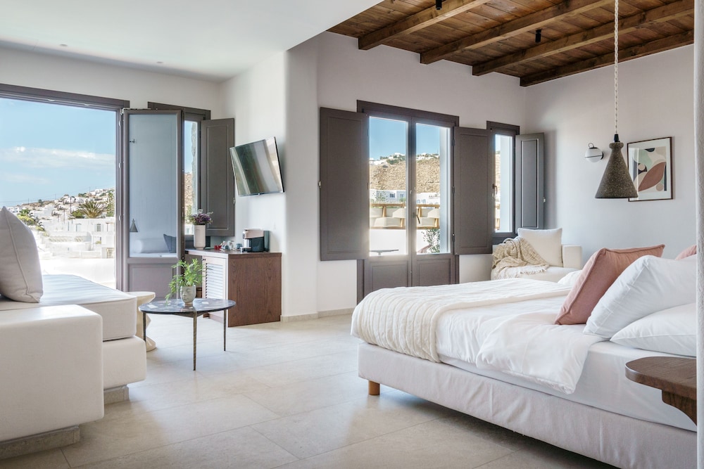 Pelican Bay Hotel — Hotel rooms in Plati Gialos, South Aegean