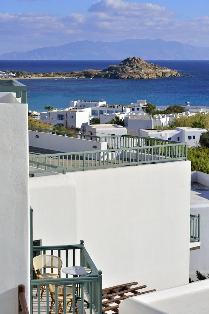 Pelican Bay Hotel — Hotel building in Plati Gialos, South Aegean