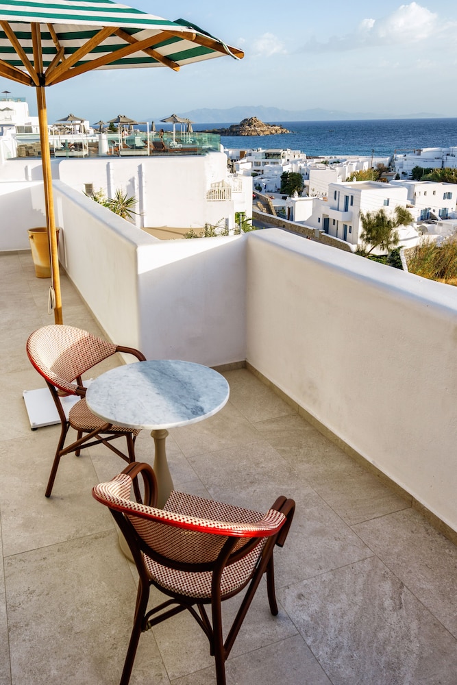 Pelican Bay Hotel — Hotel rooms in Plati Gialos, South Aegean