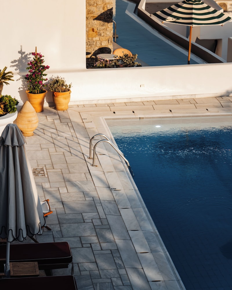 Pelican Bay Hotel — Swimming pool in Plati Gialos, South Aegean