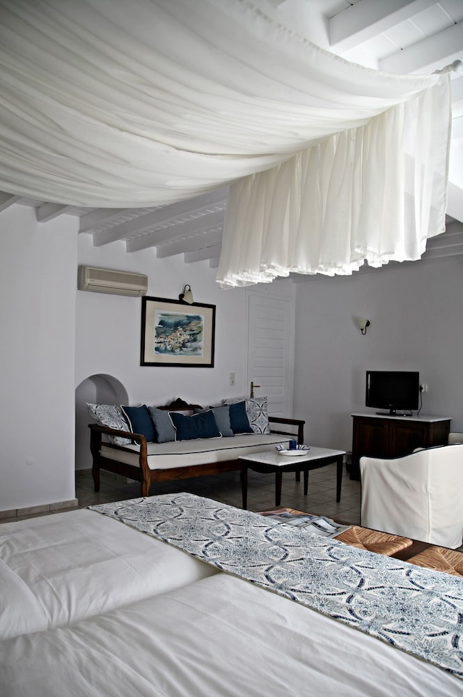 Pelican Bay Hotel — Hotel rooms in Plati Gialos, South Aegean