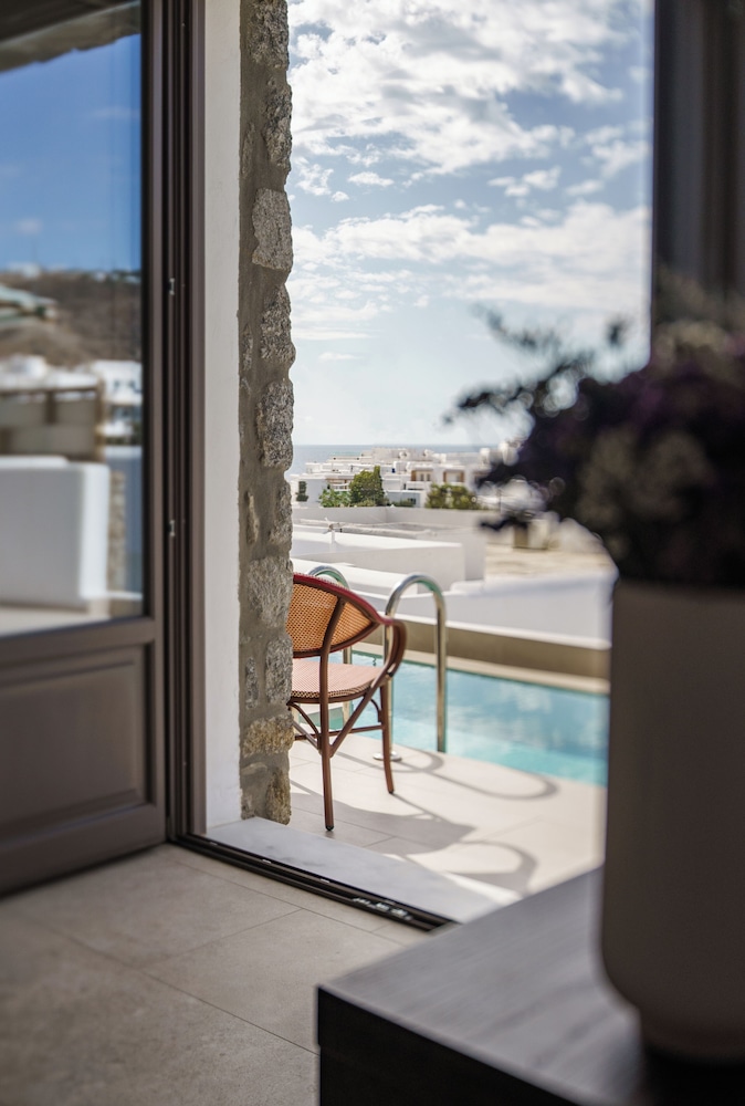 Pelican Bay Hotel — Hotel rooms in Plati Gialos, South Aegean