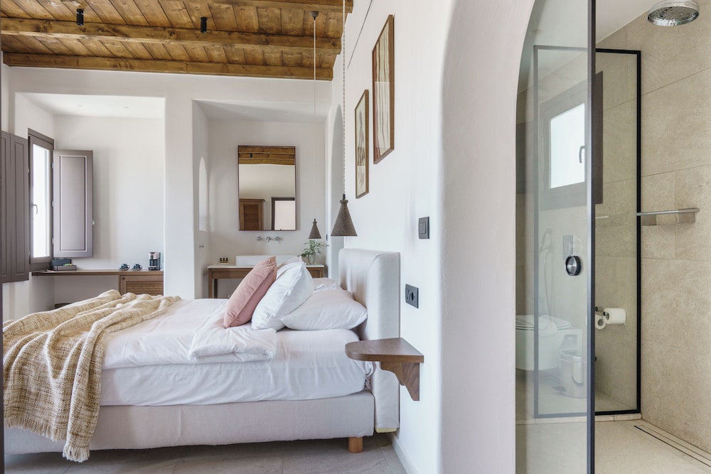 Pelican Bay Hotel — Hotel rooms in Plati Gialos, South Aegean