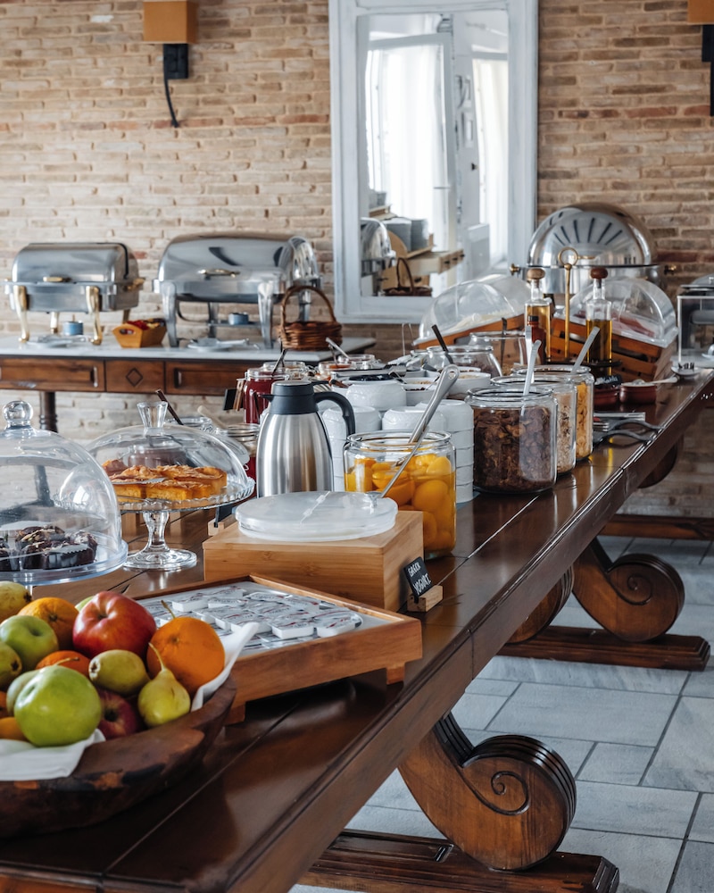 Pelican Bay Hotel — Restaurant & bars in Plati Gialos, South Aegean