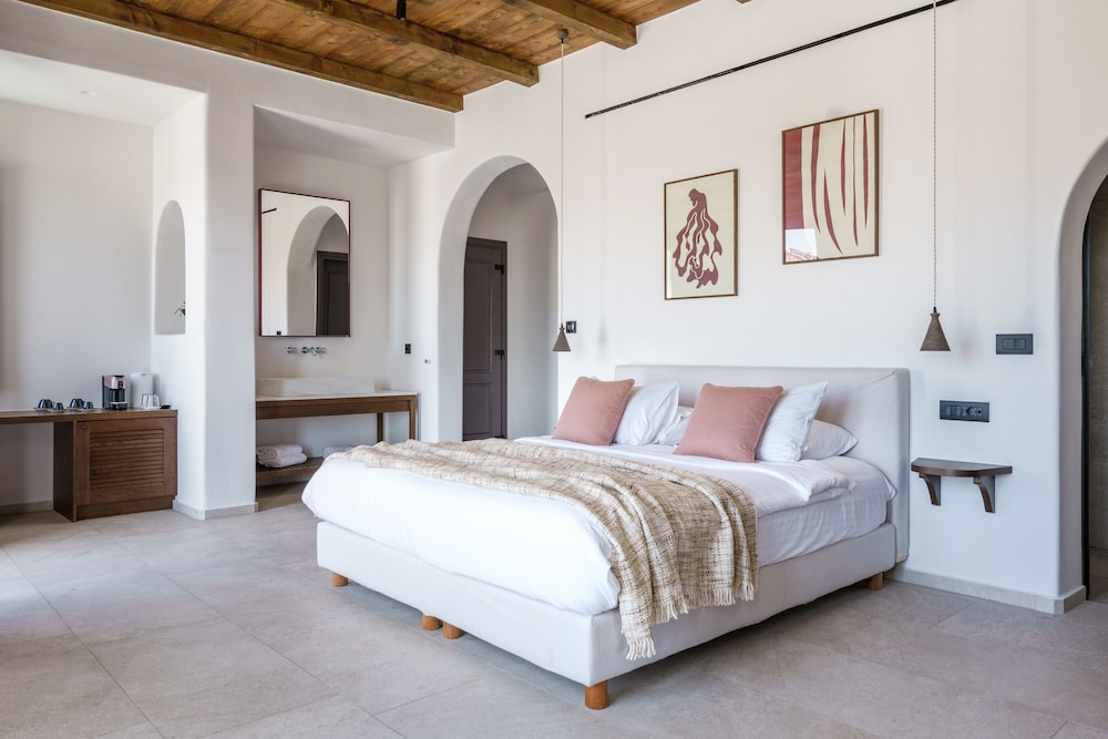Pelican Bay Hotel — Hotel rooms in Plati Gialos, South Aegean