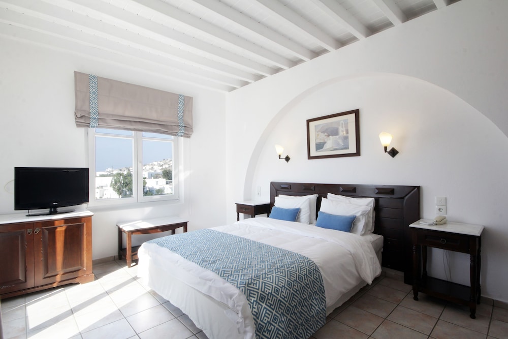 Pelican Bay Hotel — Hotel rooms in Plati Gialos, South Aegean