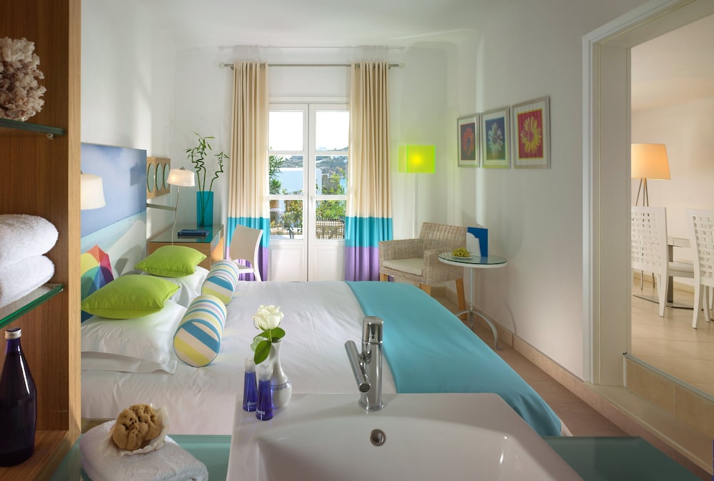 Petasos Beach Resort & Spa, Small Luxury Hotels of the World — Hotel rooms in Plati Gialos, South Aegean