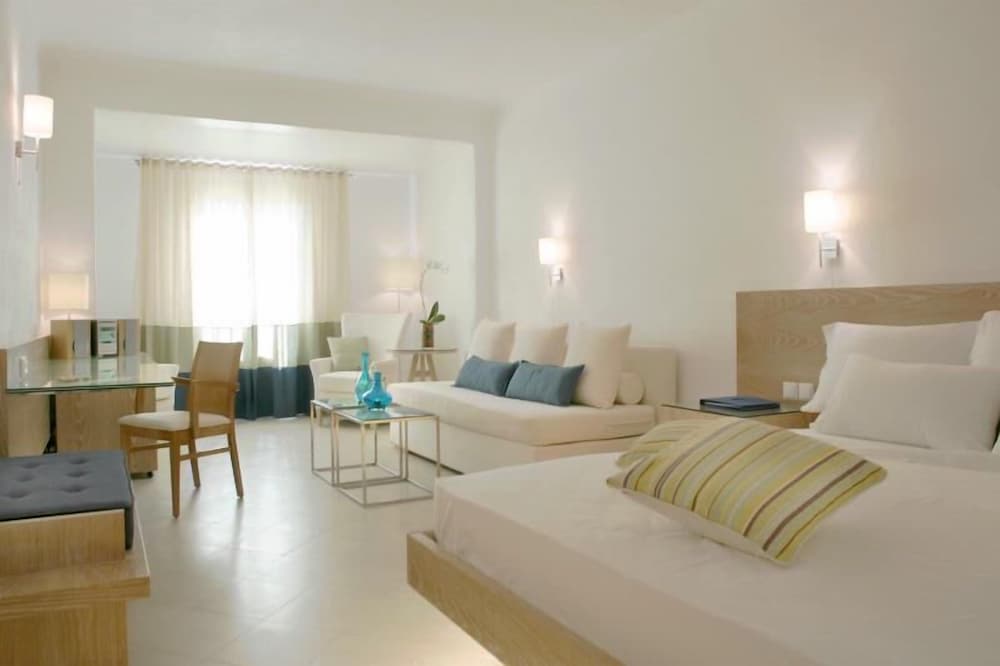 Petasos Beach Resort & Spa, Small Luxury Hotels of the World — Hotel rooms in Plati Gialos, South Aegean