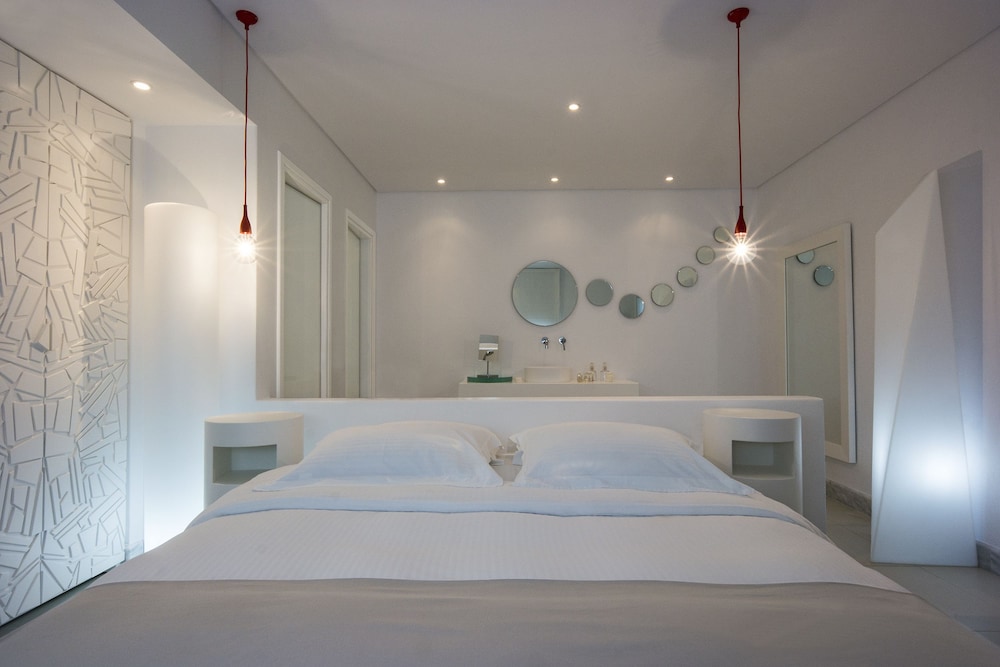 Petasos Beach Resort & Spa, Small Luxury Hotels of the World — Hotel rooms in Plati Gialos, South Aegean