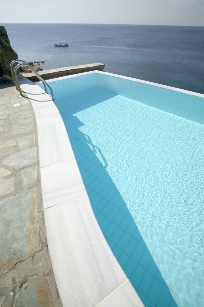 Petasos Beach Resort & Spa, Small Luxury Hotels of the World — Swimming pool in Plati Gialos, South Aegean