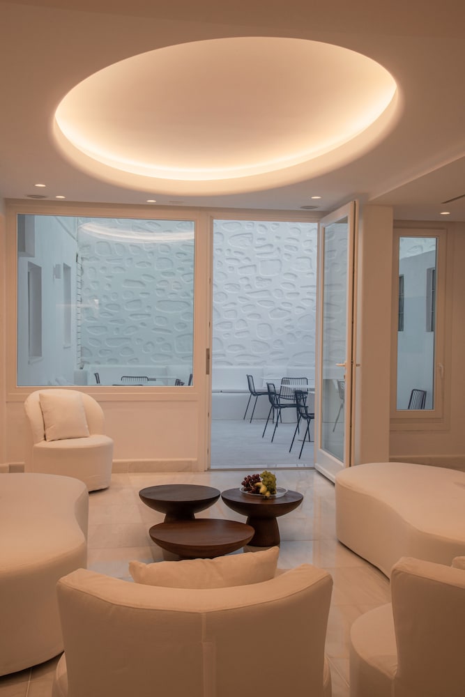 Petasos Chic Hotel — Hotel rooms in Mykonos Town, South Aegean