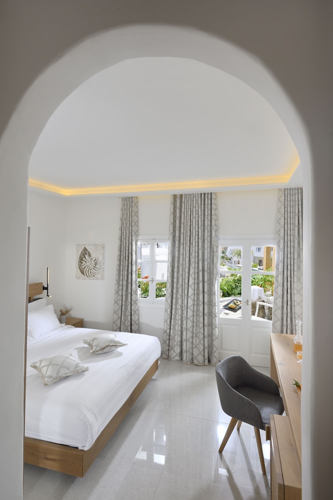 Hotel Petinos — Hotel rooms in Plati Gialos, South Aegean