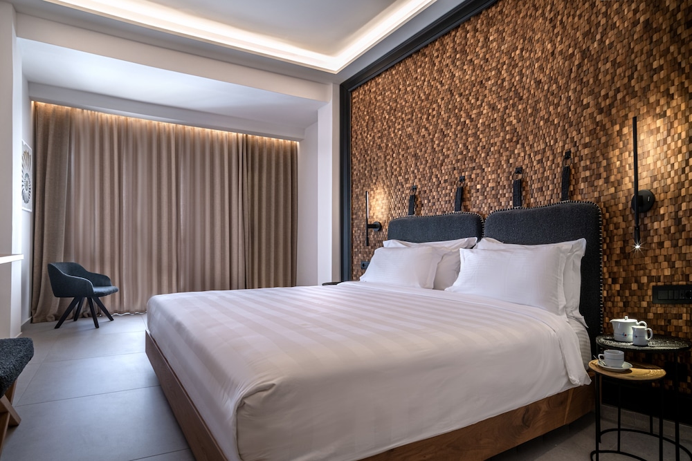 Hotel Petinos — Hotel rooms in Plati Gialos, South Aegean