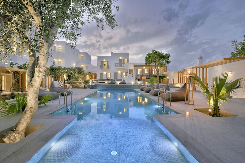 Hotel Petinos — Main photo in Plati Gialos, South Aegean