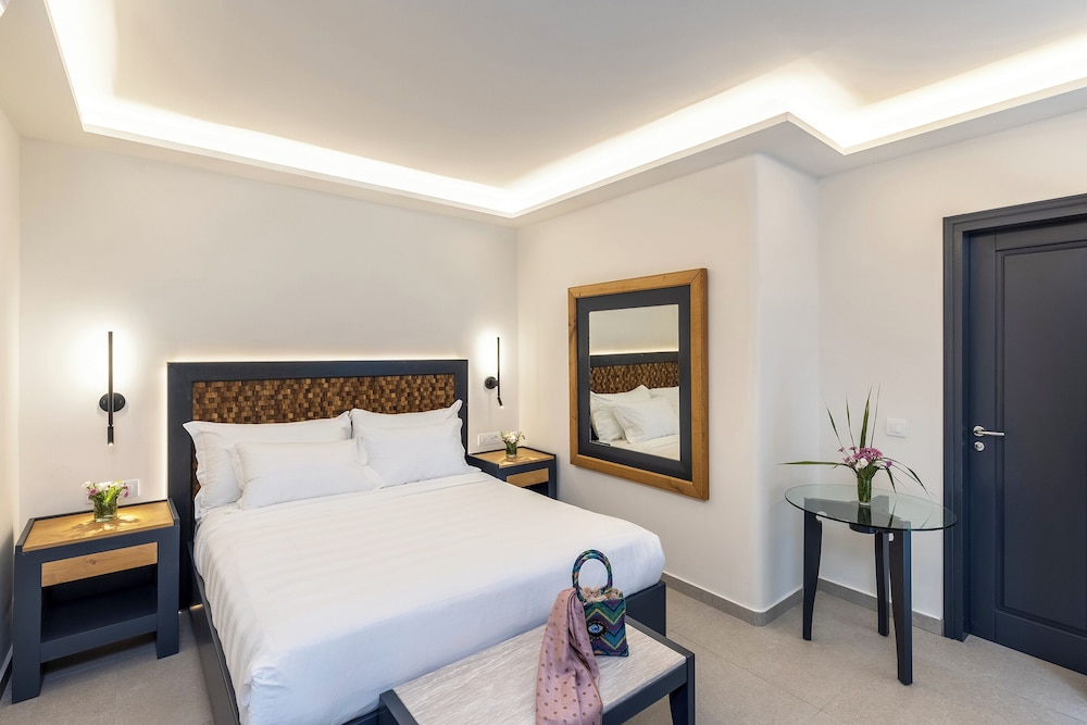 Hotel Petinos — Hotel rooms in Plati Gialos, South Aegean
