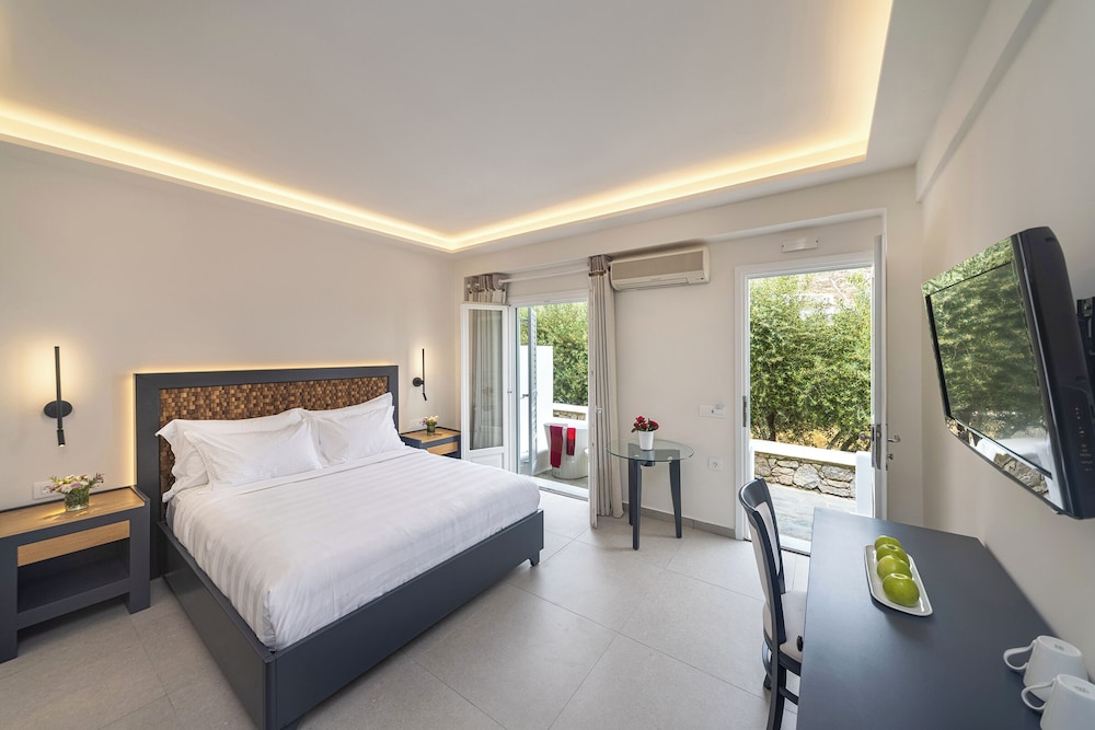 Hotel Petinos — Hotel rooms in Plati Gialos, South Aegean
