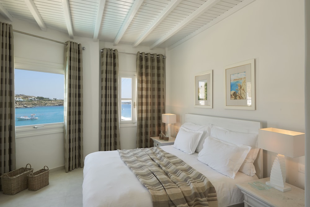 Petinos Beach Hotel — Hotel rooms in Plati Gialos, South Aegean
