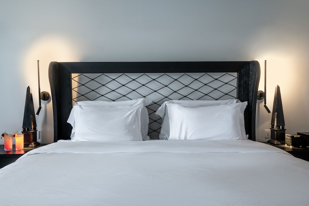 Petinos Beach Hotel — Hotel rooms in Plati Gialos, South Aegean