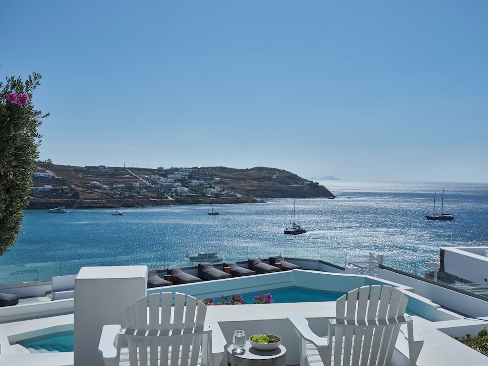 Pietra e Mare - Mykonos Moments by Mr and Mrs White — Swimming pool in Elia, South Aegean