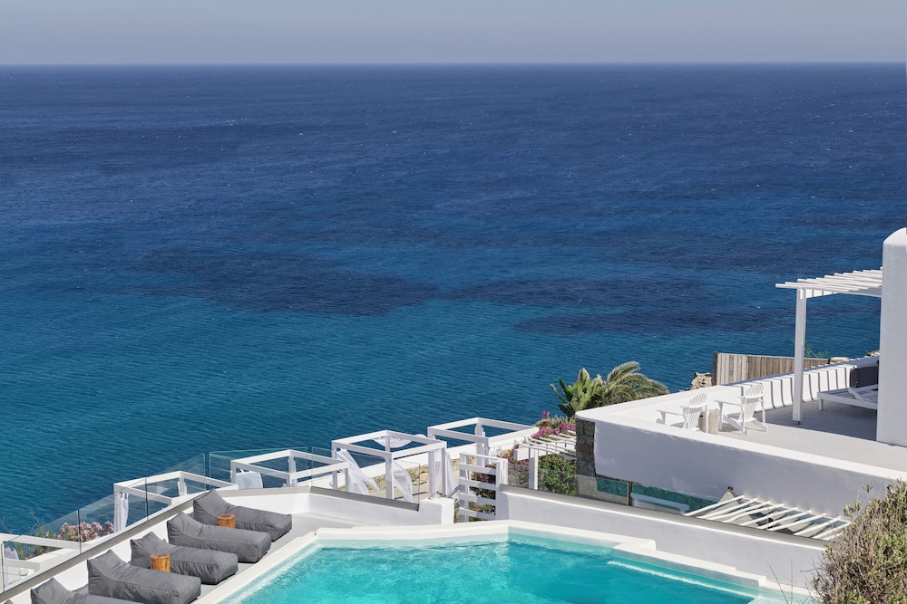 Pietra e Mare - Mykonos Moments by Mr and Mrs White — Swimming pool in Elia, South Aegean
