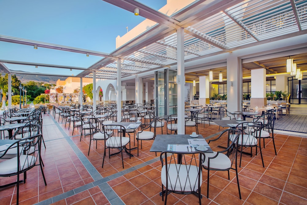Hotel Platanista — Restaurant & bars in Kos Town, South Aegean