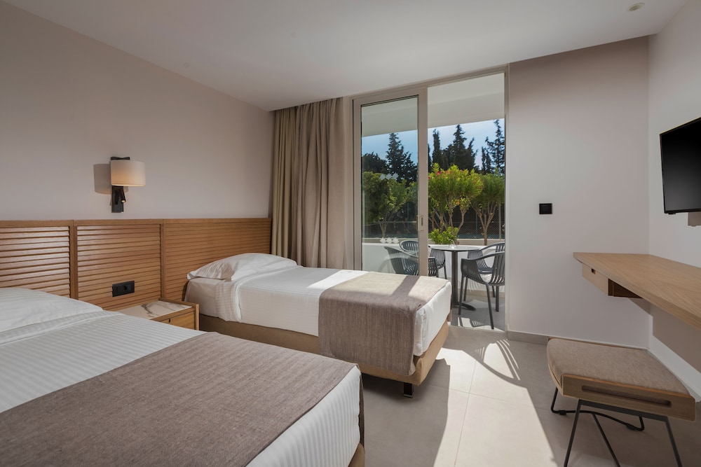 Hotel Platanista — Hotel rooms in Kos Town, South Aegean