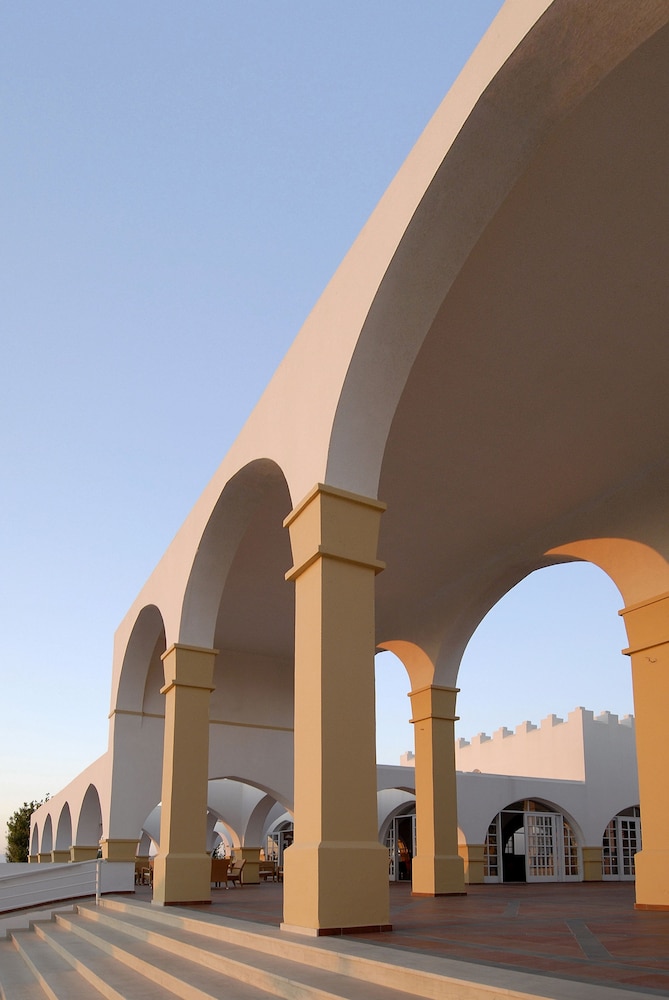 Hotel Platanista — Hotel building in Kos Town, South Aegean