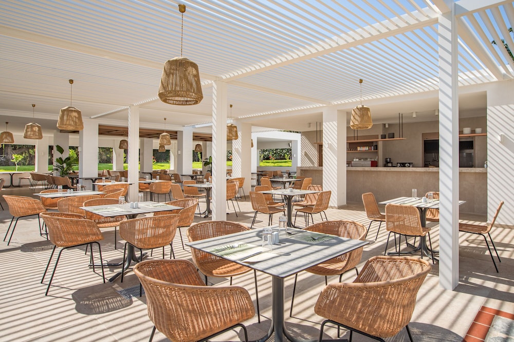 Hotel Platanista — Restaurant & bars in Kos Town, South Aegean