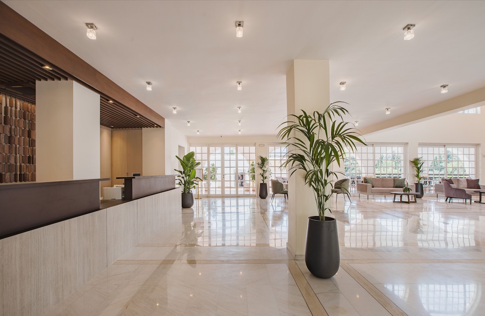 Hotel Platanista — Hotel building in Kos Town, South Aegean