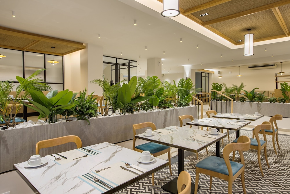 Hotel Platanista — Restaurant & bars in Kos Town, South Aegean