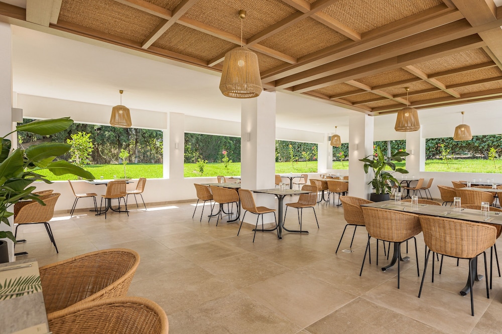 Hotel Platanista — Restaurant & bars in Kos Town, South Aegean