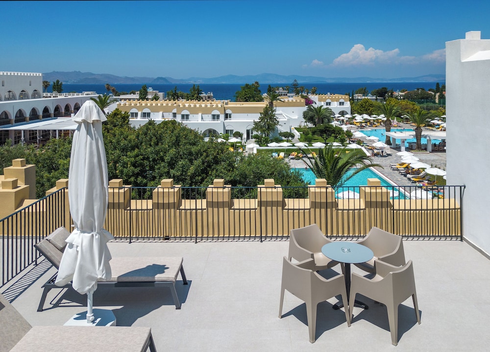Hotel Platanista — Swimming pool in Kos Town, South Aegean