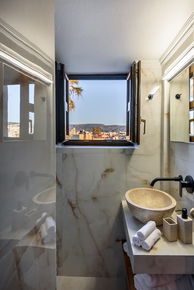Porto Del Colombo — Hotel rooms in Chania