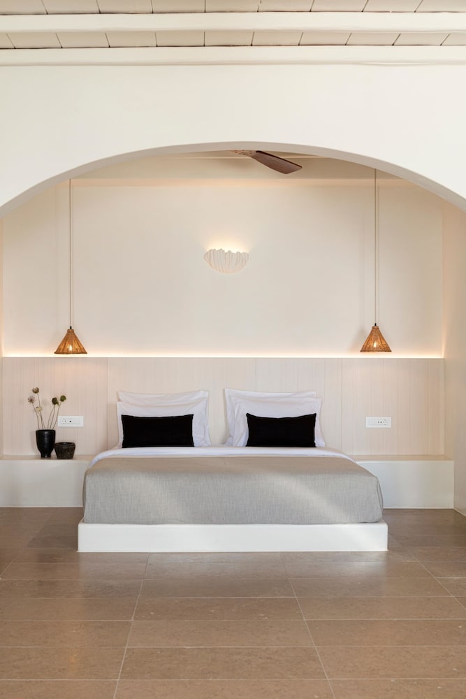 Porto Mykonos Hotel — Hotel rooms in Mykonos Town, South Aegean
