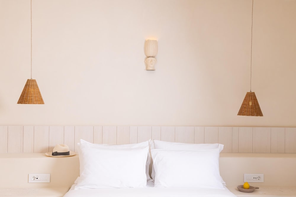 Porto Mykonos Hotel — Hotel rooms in Mykonos Town, South Aegean