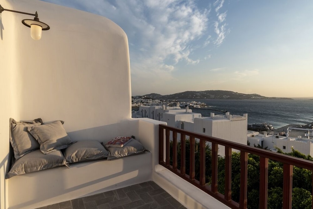 Porto Mykonos Hotel — Hotel building in Mykonos Town, South Aegean