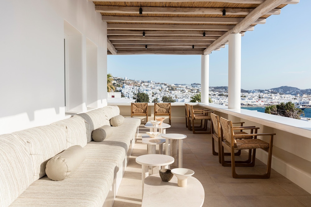 Porto Mykonos Hotel — Restaurant & bars in Mykonos Town, South Aegean