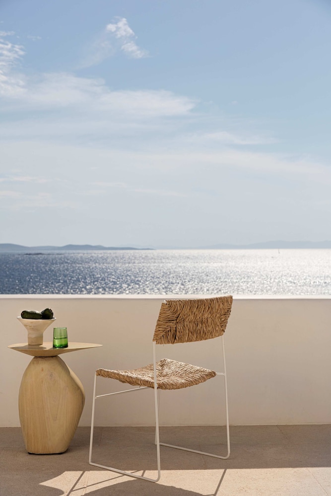 Porto Mykonos Hotel — Hotel rooms in Mykonos Town, South Aegean